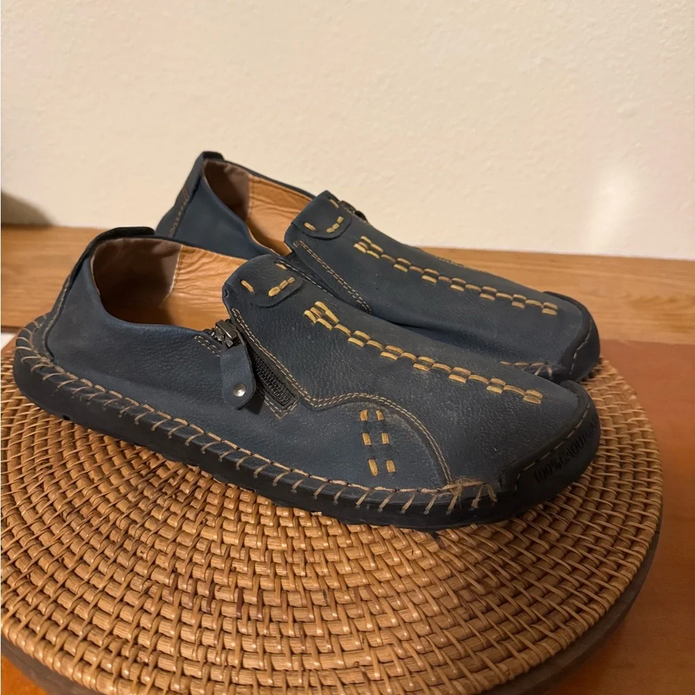 Men's Casual Slip-On Leather Handmade Shoes in Navy with Contrast Stitching‎